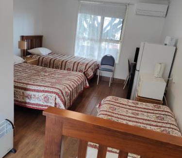 South Geelong Hotel | Colonial Lodge Motel