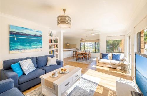 Nelson Bay Apartment | Columbia Views 2 Aircon WI FI Netflix Views and Boat Parking