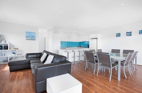 Hayborough House | Come and Enjoy the Castaway Holiday Lifestyle!