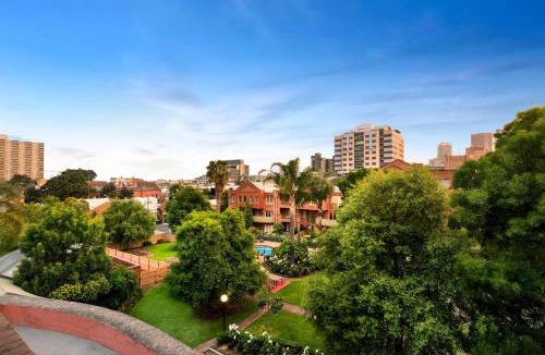 Fitzroy Hotel | Comfort Apartments Royal Gardens
