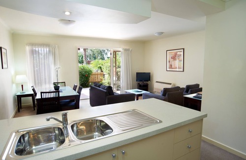Fitzroy Hotel | Comfort Apartments Royal Gardens