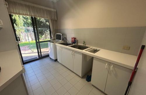 Kardinya House | Comfort Home For You 201