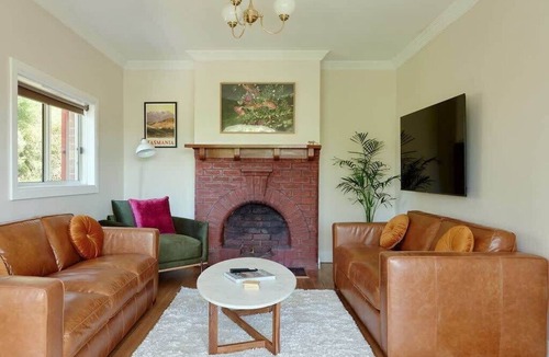 Hobart Central Business District Apartment | Comfort in the heart of Sandy Bay