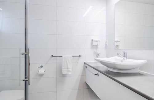 Warrnambool Hotel | Comfort Inn Warrnambool International