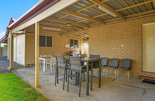 Evans Head Apartment | Comfortable 2BR coastal unit with WiFi, BBQ area, parking & linen included, close to beach