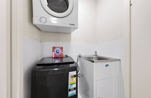 Pemulwuy Apartment | Comfortable 2BR Home at Pemulwuy