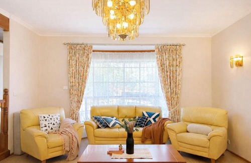 Altona Meadows House | Comfortable 4BR Home Perfect for Families