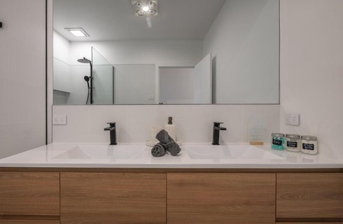 Newstead House | Comfortable Family Home in Newstead
