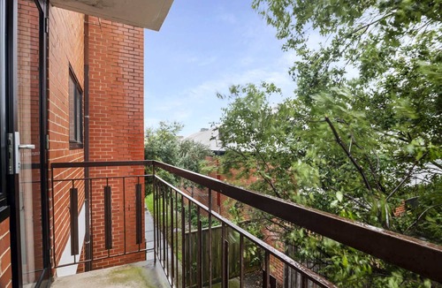 Ascot Vale Apartment | Comfortable Stay Near Melbourne’s West End
