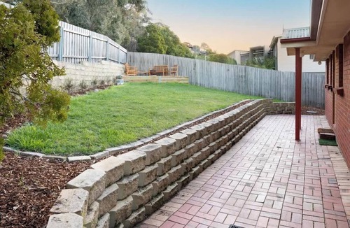 West Launceston Apartment | Comfortable Town House Near City