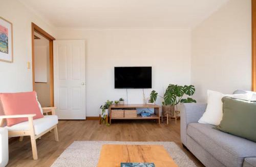 West Launceston House | Comfortable Town House Near City