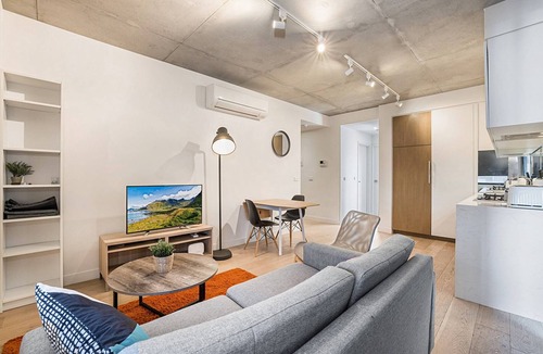 Prahran Apartment | Comfy 2-Bed Balcony Unit near Chapel St