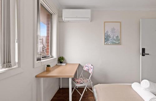 Panania House | Comfy Double Room in Panania - Nearby Stations & Shops - Shared Bathroom