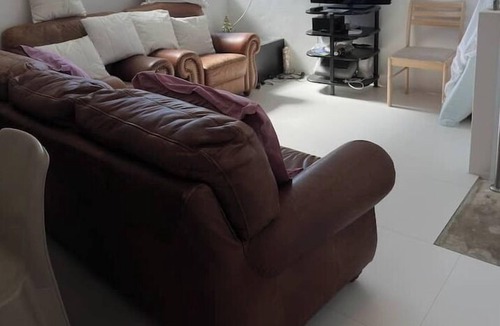 Doubleview House | Comfy room near the beach shared living and bathroom friendly host