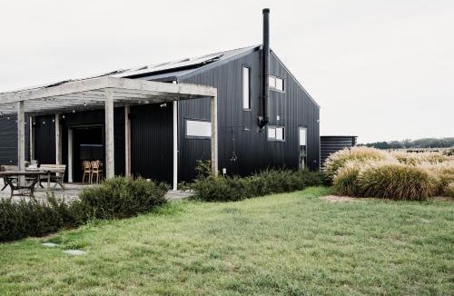 Connewarre House | Connewarre Farm Stay - Sleeps 10 - Acreage By HostyCo