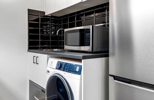 Parkville Apartment | Contemporary 1-Bed Apartment with Park Views