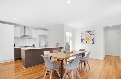Point Cook House | Contemporary 4BR2BA house in Point Cook with Study