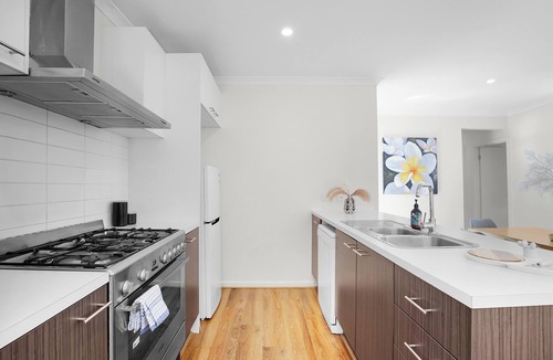 Point Cook House | Contemporary 4BR2BA house in Point Cook with Study