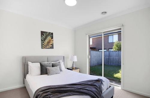 Point Cook House | Contemporary 4BR2BA house in Point Cook with Study
