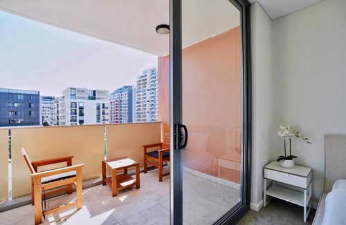 Waterloo Apartment | Convenient location close to AIRPORT CITY BONDI