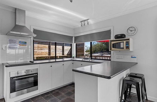 Bridport House | Conveniently located in the centre of town and close to the beaches