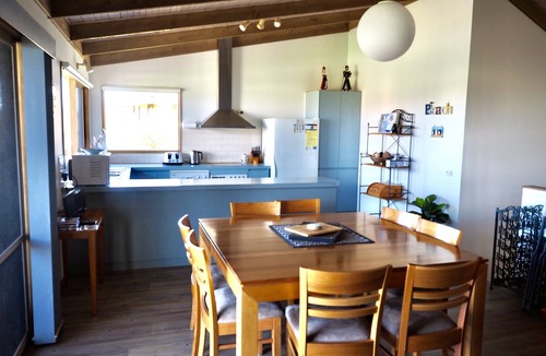 Apollo Bay House | Cooinda - Spacious Apollo Bay Beach House | Sleeps 10 | Walk to Beach & Town