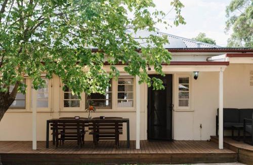 Central Mudgee House | "Coorie Cottage" Pet-friendly Escape near Mudgee CBD