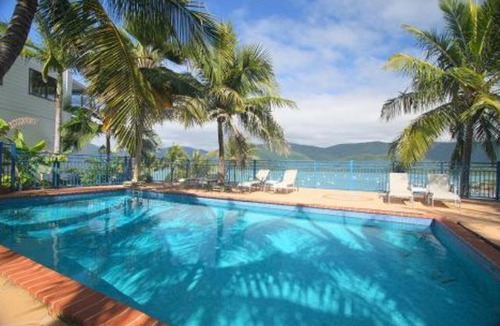 Shute Harbour Hotel | Coral Point Lodge
