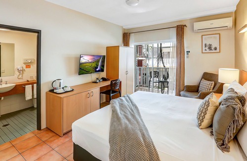Cairns Central Business District Hotel | Coral Tree Inn