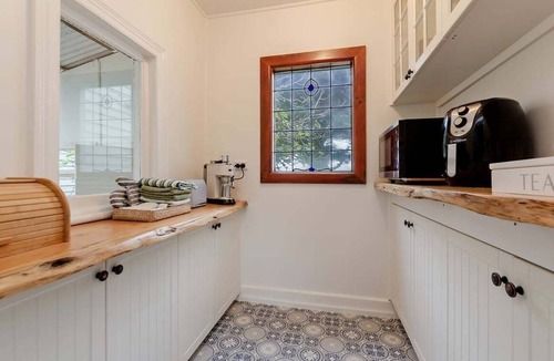 Cape Bridgewater House | Cork Hill Retreat - Charming & Historic with Natural Beauty