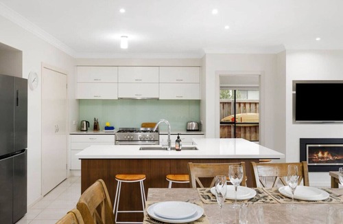 Barwon Heads House | Corymbia- Barwon Heads Beach- Great for 2 families