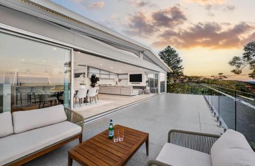 Bilgola Plateau House | Costal Three-Storey Home with Panoramic Sea Views