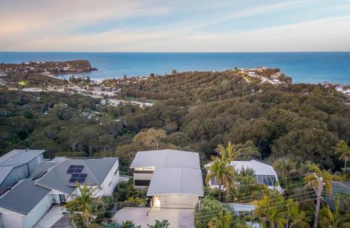 Bilgola Plateau House | Costal Three-Storey Home with Panoramic Sea Views