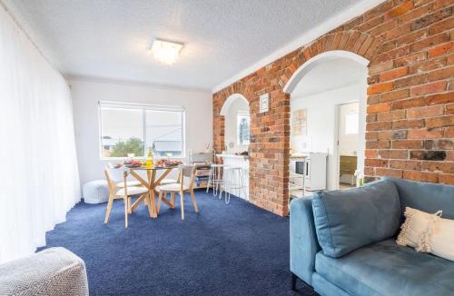 Soldiers Point Apartment | Costas Smerelda 8, 16 Soldiers Point Rd - Linen, Views, Air Con, Wi-Fi