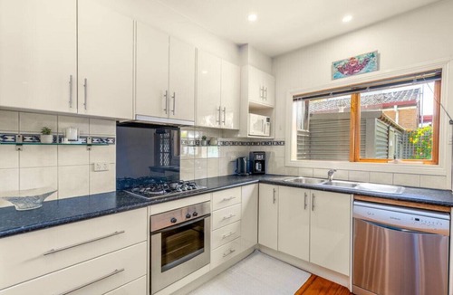 Seddon House | Cosy 2 bedroom house