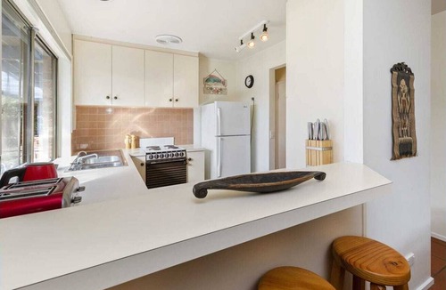 Portsea House | Cosy Back Beach Hideaway