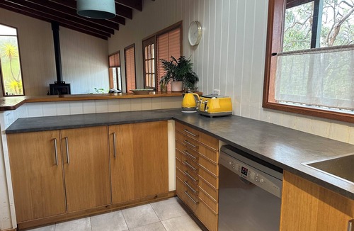 Surf Coast House | Cosy, charming beach house in gorgeous Aireys Inlet, just off the Great Ocean Rd