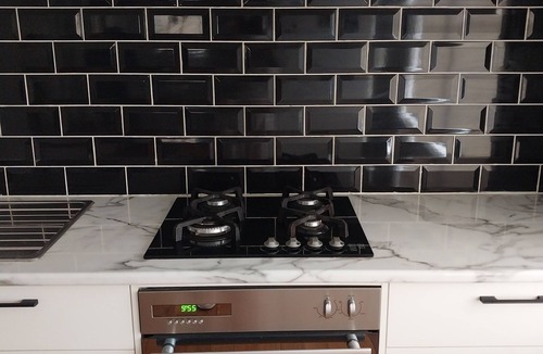 Corio House | Cosy Corio Gateway - 2 Mins to Spirit of Tasmania