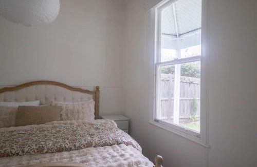 Ballarat House | Cosy Cottage On Urquhart