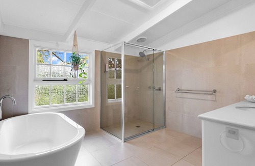 Mildura House | Cosy, Eclectic Inner City 3BR Spacious Period Home