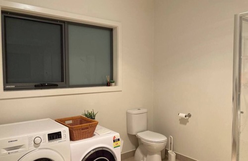 Newnham Bed & Breakfast | Cosy Eco Home in Launceston