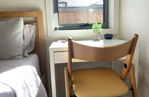 Newnham Bed & Breakfast | Cosy Eco Home in Launceston