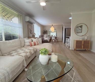 Forster Villa | Cosy Home in Forster - Near Beach & Shops