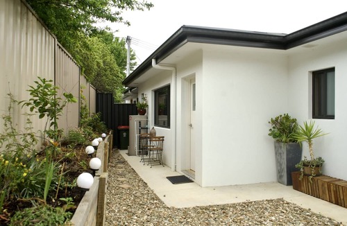 Kambah House | Cosy Kambah 1 Bedroom Near Shops & Parks