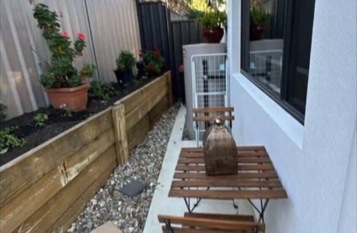 Kambah House | Cosy Kambah 1 Bedroom Near Shops & Parks