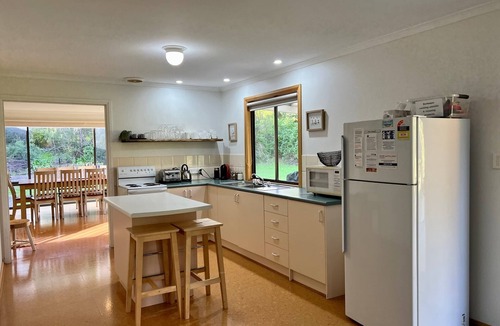 Waterhouse House | Cosy On Tobruk - Wi Fi - 45 Tobruk Ave