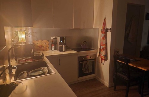 Caulfield South Apartment | Cosy, quiet apartment with everything you need