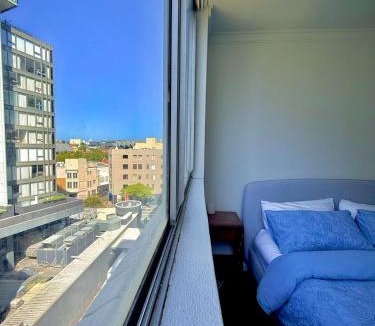 Surry Hills Apartment | Cosy Sydney Studio - FREE Parking, Easy Walk to CBD