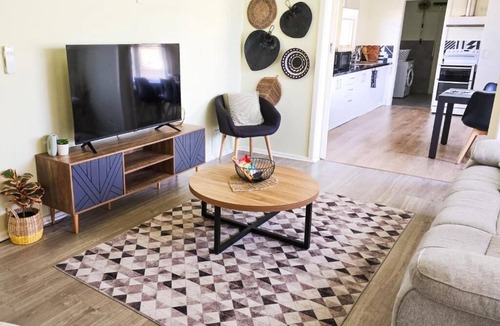 Ouyen House | Cosy three bedroom house Front Lake Ouyen