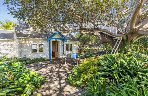 Portarlington House | Coton Cottage on the waterfront